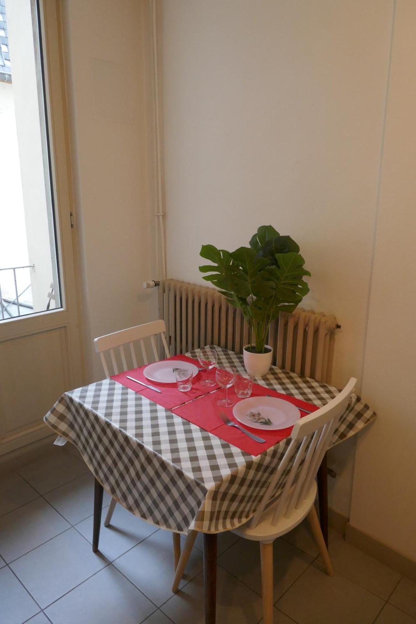 Le Carnot, Deux Studios, Proche Du Centre